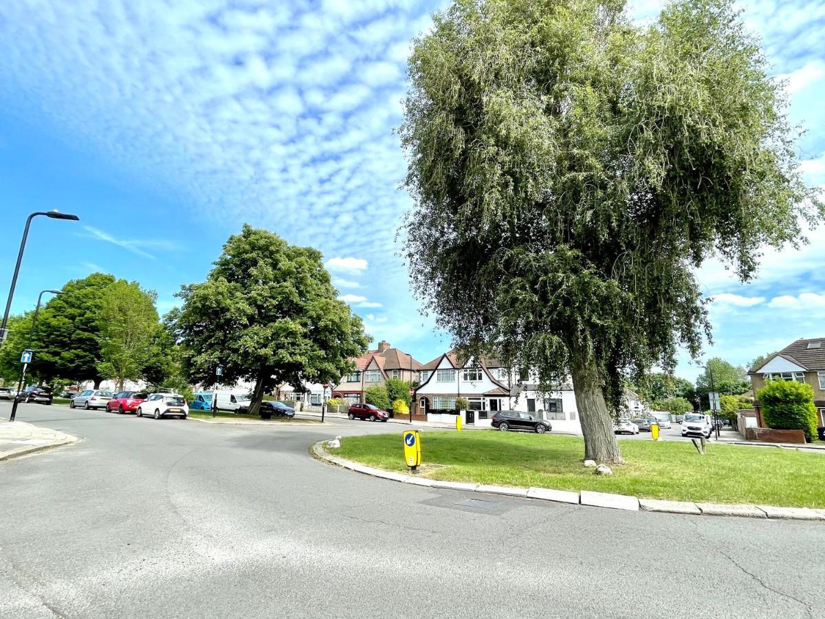 No2326 Tree-Hole Διαμέρισμα Northolt  Εξωτερικό φωτογραφία